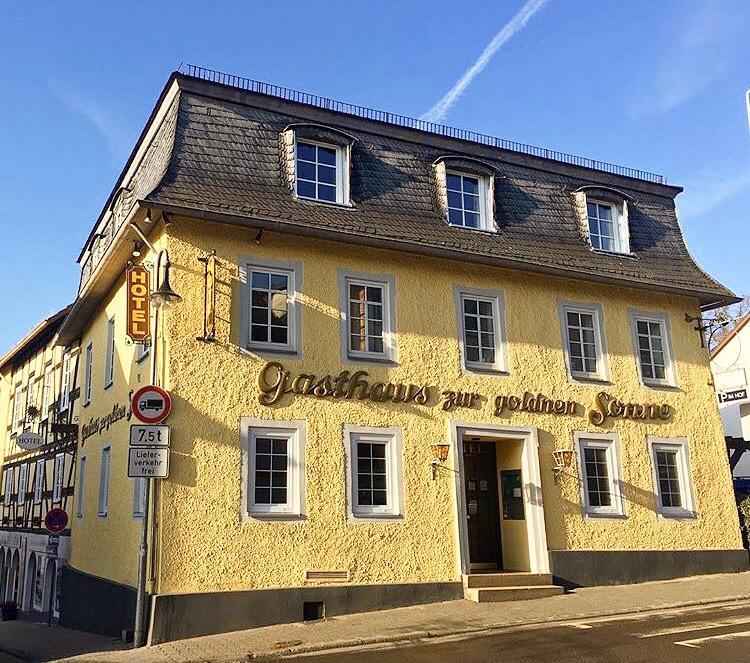 Hotel Zur Goldenen Sonne Usingen Exterior foto